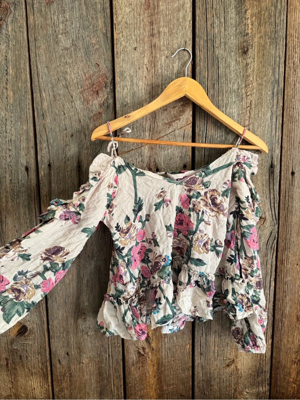 Source Unknown Cream Floral Off-Shoulder Peplum Top with Pink & Green Accents